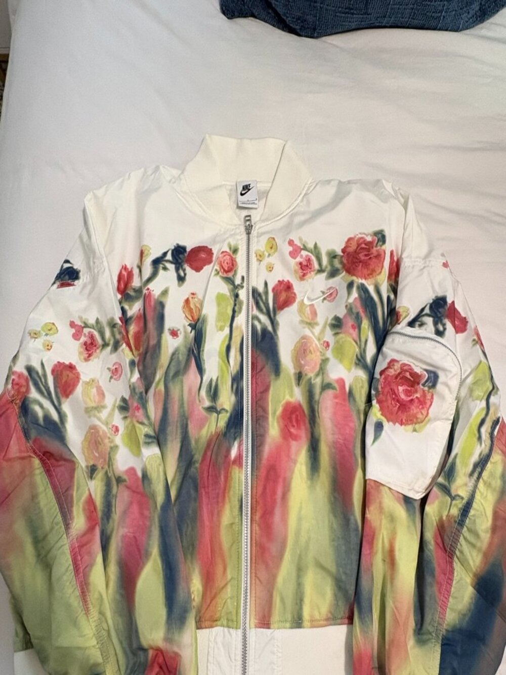 Nike Sportswear Artist Collection Size Large Womens White Floral Bomber Jacket